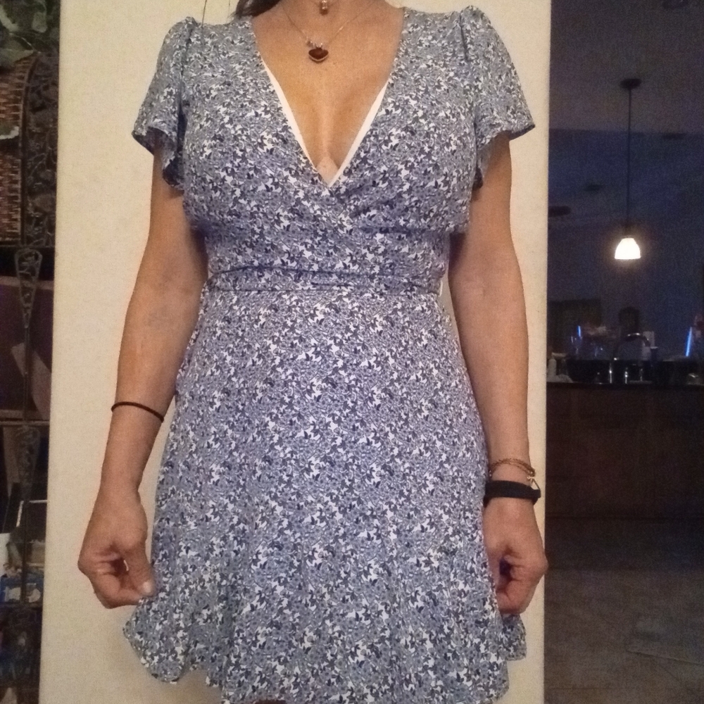 Size medium dress with belt blue and white